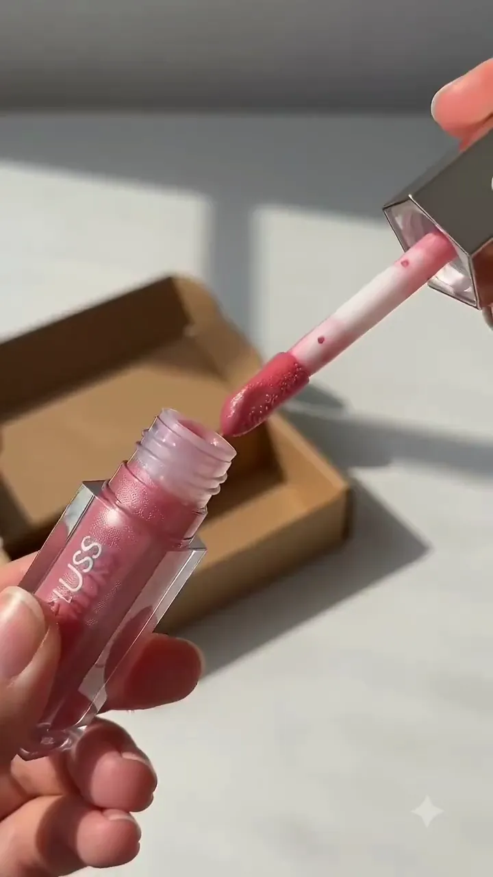 A lip gloss beauty ad