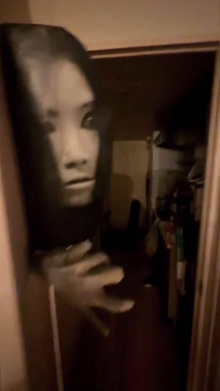 TikTok video: funny , prank , scare , lmao : #prank #scared #funny #lmao #fyp