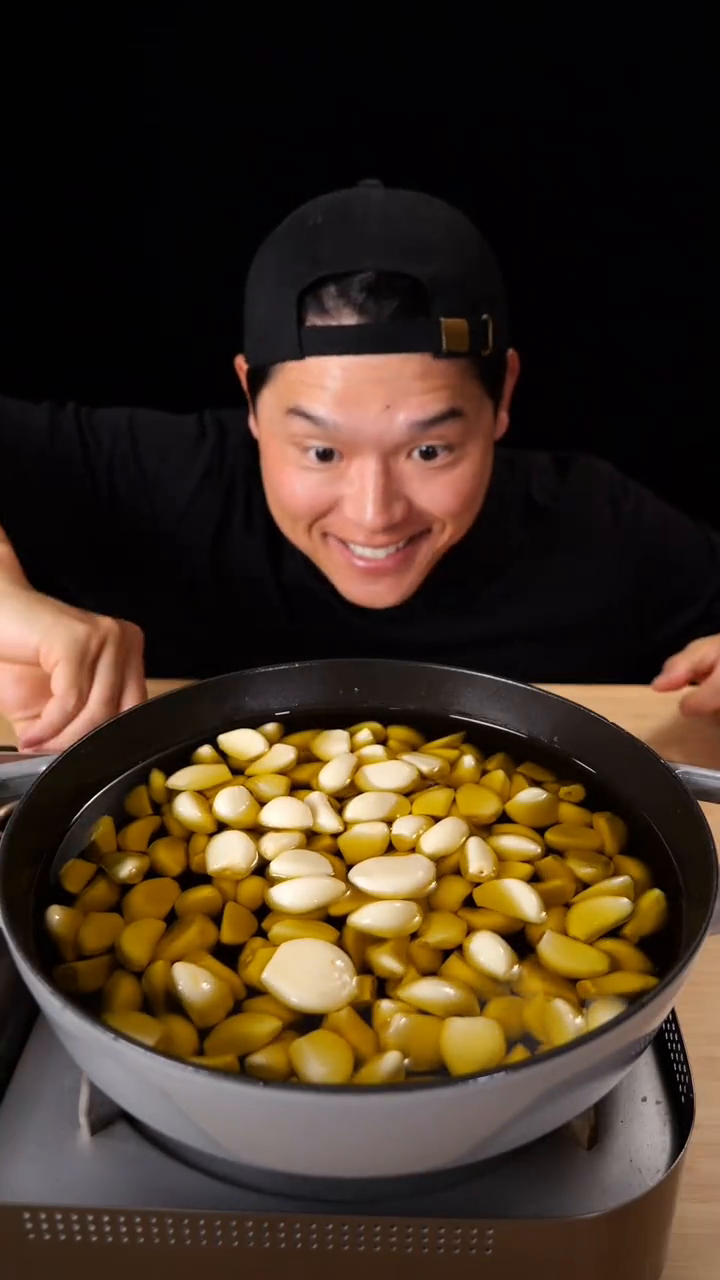 TikTok by @bayashi.tiktok: Garlic pasta 🧄